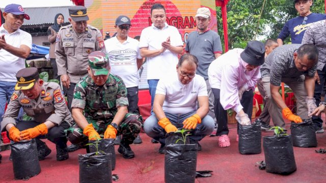 Ikuti Instruksi Mendagri Kendalikan Inflasi, Danny Canangkan Program Satu Juta Polybag Gerakan Terus Menanam