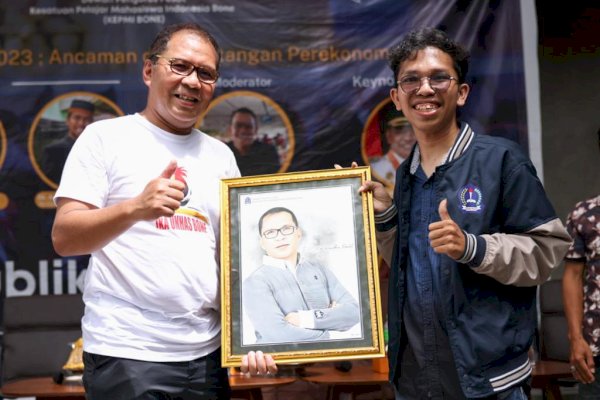 Danny Pomanto Berbagi Strategi Hadapi Resesi Ekonomi 2023 Bersama KEPMI Bone