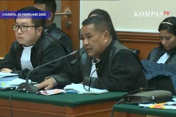 Hotman Paris Pertanyakan Jaksa Kasus Sambo di Sidang Teddy Minahasa