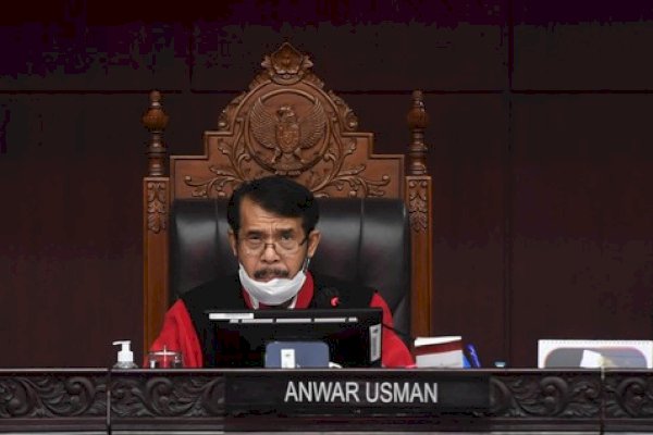 MK Tolak Gugatan Soal Nikah Beda Agama