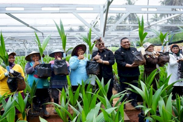 Mentan SYL Launching Pusat Nursery Kelapa Genjah di Kabupaten Batang