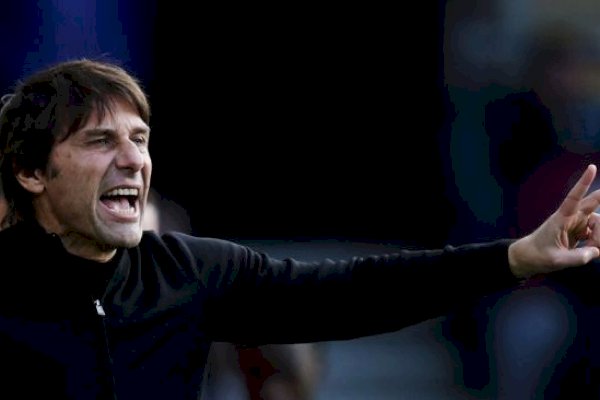 Tottenham Hotspur Pecat Antonio Conte