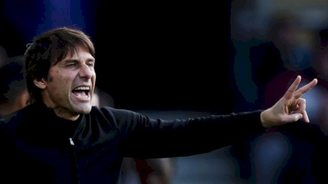 Tottenham Hotspur Pecat Antonio Conte