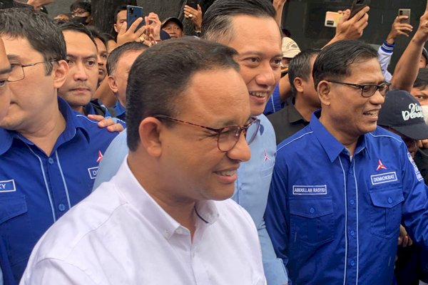 Anies Tiba di Markas Partai Demokrat, Yel-Yel &#8216;Anies-AHY Pasti Menang&#8217; Menggema