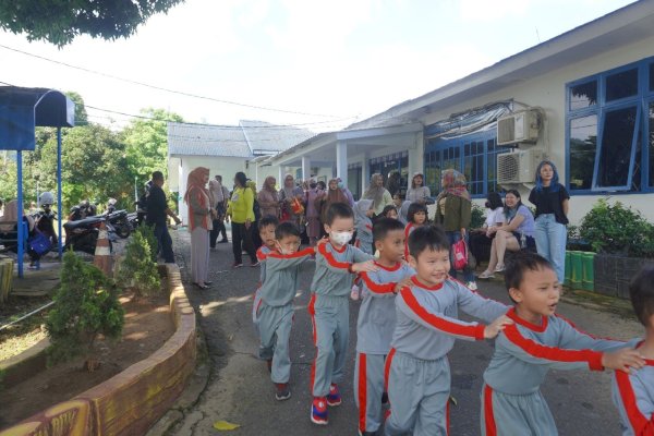 Lihat Proses Pengolahan Air, PAUD Bina Estika Kunjungi Perumda Tirta Mangkaluku Palopo