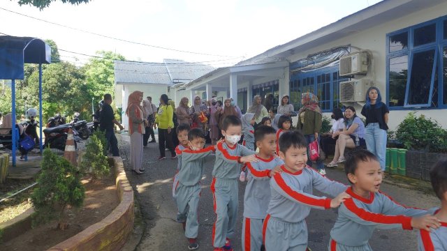 Lihat Proses Pengolahan Air, PAUD Bina Estika Kunjungi Perumda Tirta Mangkaluku Palopo