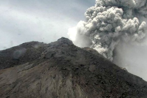 Gunung Merapi Meletus, Warga Diminta Waspada