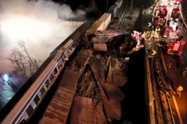 Ngeri! Kereta Bertabrakan di Yunani, 26 Orang Tewas dan 85 Terluka