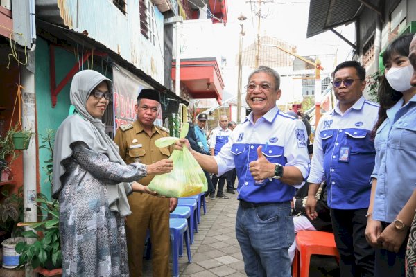 Bersafari Ramadan, Jajaran Direksi PDAM Makassar Salurkan Bantuan ke Masyarakat di Longwis Kecamatan Mariso