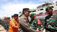 Wali Kota Danny Pomanto-Panglima TNI Laksamana Yudo Margono Lepas Satgas Pamtas Papua di Makassar