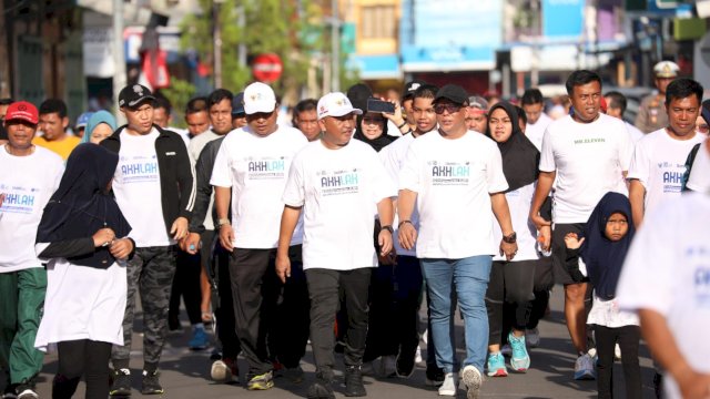 Lepas Jalan Sehat BUMN, Bupati Bantaeng Titip Jaga Kebersamaan