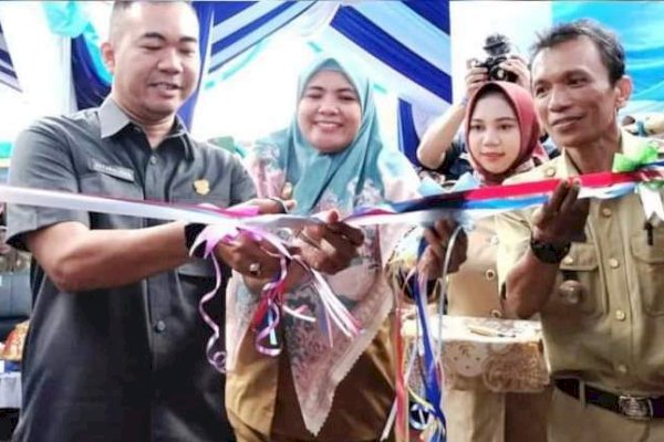 Wabup Maros Suhartina Bohari Resmikan Penggunaan Gedung Kantor Kelurahan Hasanuddin