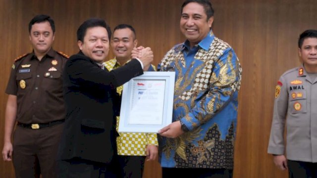 Forkopimda Maros Raih Penghargaan &ldquo;Presisi Award&rdquo; dari Lemkapi
