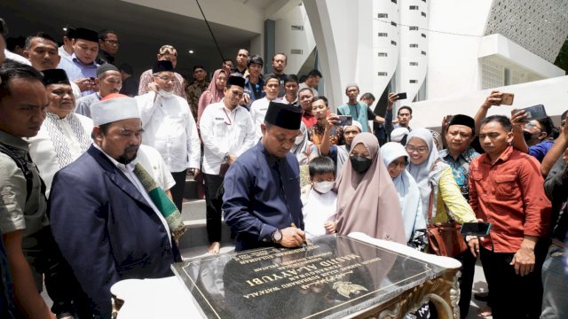 Gubernur Resmikan Penggunaan Masjid Al-Ayyubi Kompleks Kantor Gubernur Sulsel 