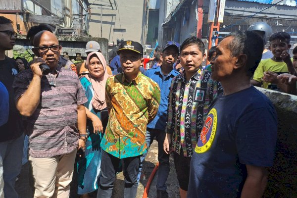 Kebakaran di Jalan Dato Ribandang, Camat Alamsyah Langsung Turun ke Lokasi
