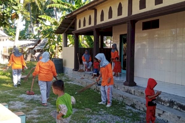 Masyarakat di Pangkep Gotong Royong Cegah Penyakit Zoonosis dengan Cara Kebersihan Lingkungan