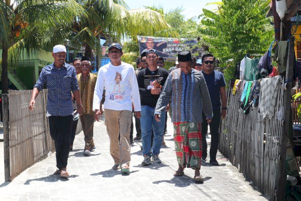 Ketua DPRD Rudianto Lallo Lakukan Peletakan Batu Pertama Pembangunan Masjid Nurul Jazirah