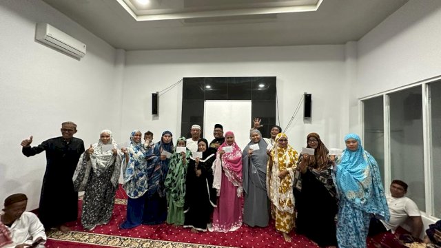 Shalat Tarwih Berjamaah di Masjid Rumas Aspirasi RMS Pinrang