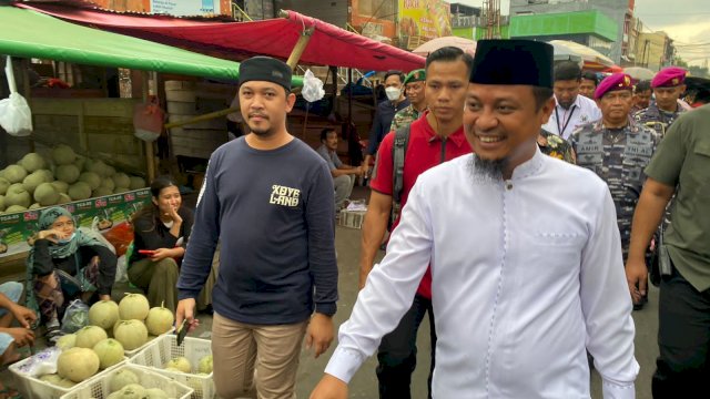 Disdag Makassar Bersama Gubernur Sulsel Lakukan Pemantauan Harga di Pasar Terong