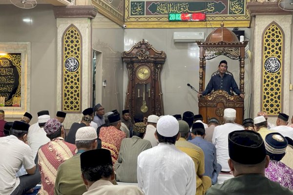 Safari Ramadhan di Masjid Awaluddin Tallo, Rudianto Lallo Ingatkan Pentingnya Ilmu Pengetahuan