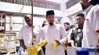 Pantau Stok Bahan Pokok di Pasar Tradisional, Gubernur Sudirman: Harga Relatif Terkendali