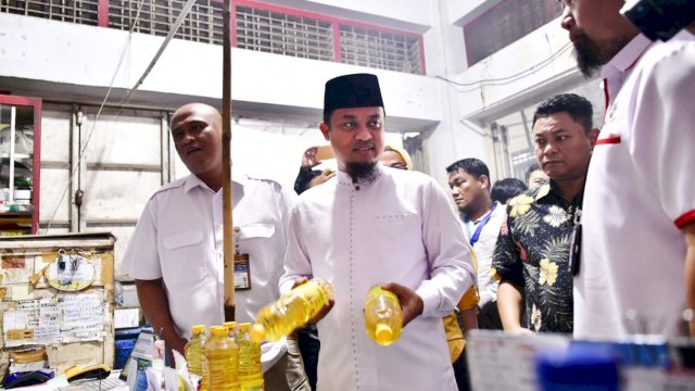 Pantau Stok Bahan Pokok di Pasar Tradisional, Gubernur Sudirman: Harga Relatif Terkendali