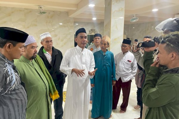 Respon Cepat Rudianto Lallo Kunjungi Masjid yang Kubahnya Ambruk Jelang Salat Tarawih di Makassar