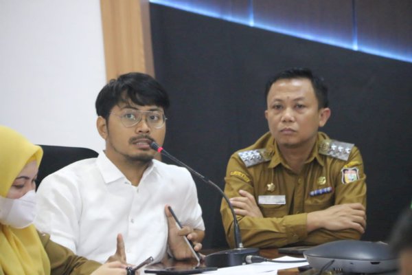 Bahas Masalah ODF, Camat Alamsyah Harap Seluruh Lurah Edukasi Warga