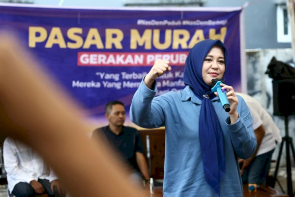 Ngabuburit, Fatmawati Rusdi Bareng NasDem Makassar Bagi 1.000 Bingkisan Sembako di Dua Kecamatan