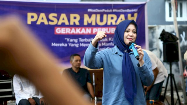 Wakil Wali Kota Makassar, Fatmawati Rusdi Bagikan 1.000 Bingkisan ke warga kurang mampu