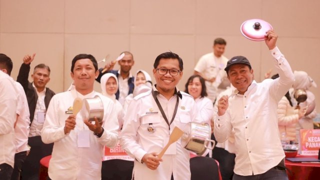 Camat Benyamin Bersama Sekcam Biringkanaya Hadiri Rakorsus 2023 Pemkot Makassar