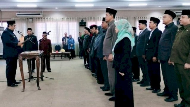 Bupati Maros Melantik dan Mengambil Sumpah 23 ASN Dalam Jabatan Administrator