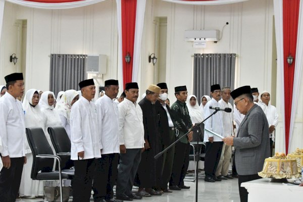 Walikota Judas Lantik Pengurus IPHI Kota Palopo