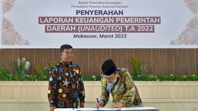 Wali Kota Palopo Serahkan LKPD 2022 Ke BPK RI