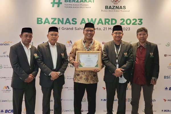 Sejahterakan Umat, Danny Pomanto Raih Penghargaan Baznas Award 2023