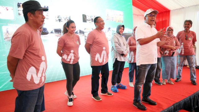 Hadiri Grand Opening Mappaseling Farm, Danny Pomanto Doakan Bisnis Peternakan Ayam Modern Milik Aru Sukses