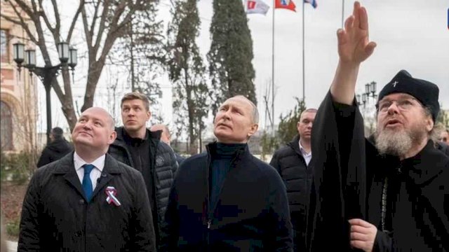 Tak Tanggapi Perintah Penangkapan yang Dikeluarkan ICC, Putin Kunjungi Krimea-Mariupol