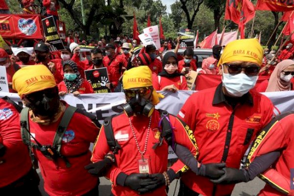 UU Cipta Kerja: Pengusaha Bayar Upah di Bawah Minimum Dipenjara 4 Tahun