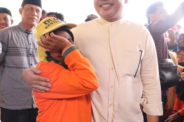 458 Petugas Kebersihan dapat Paket Lebaran dari Bupati Bantaeng