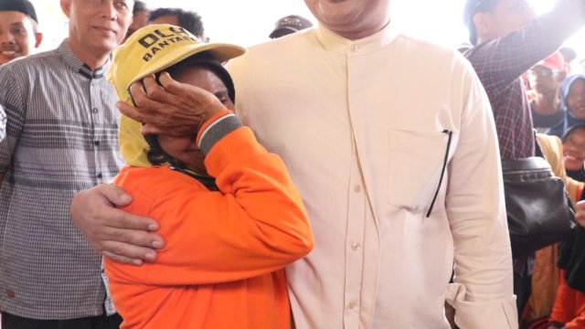 458 Petugas Kebersihan dapat Paket Lebaran dari Bupati Bantaeng