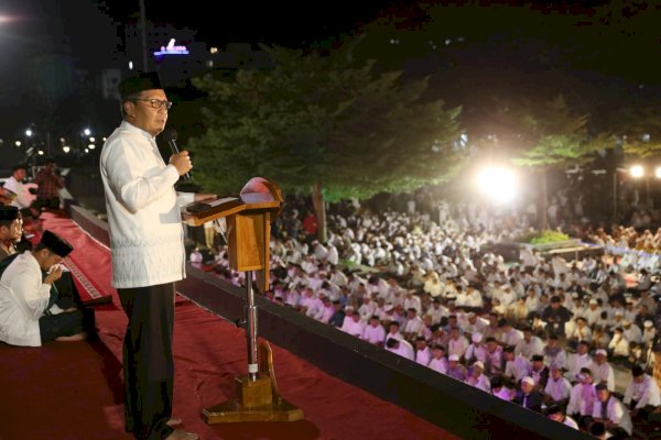 Danny Pomanto: Salat Subuh Berjemaah dan Semangat Berzakat Memperkuat Umat