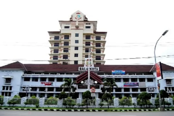 Pemkot Makassar Ubah Tarif Iuran Sampah, Digratiskan untuk Rumah Daya Listrik 450-900 VA