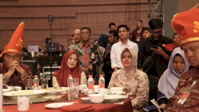 Puncak Peringatan Otda ke 27, Ketua TP PKK Kota Makassar Hadiri Malam Apresiasi Kinerja Pemda