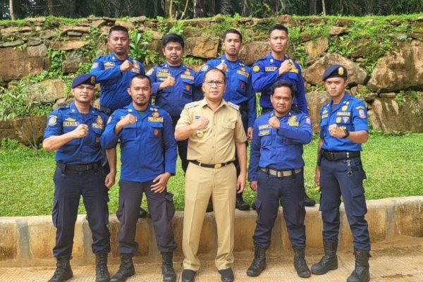 Kepala Damkar Makassar Dampingi Walikota Danny Lepas Peserta National FireFighter Skill Competition