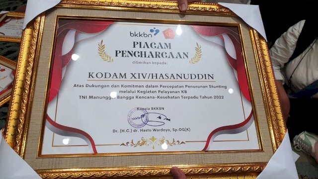 Kodam XIV Hasanuddin Terima Penghargaan dari BKKBN