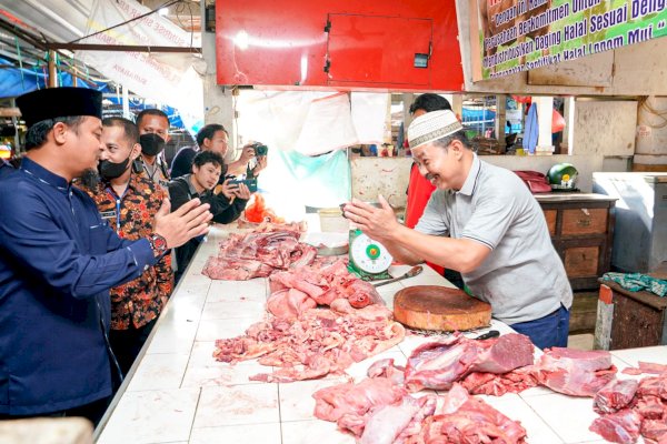 Gubernur Andi Sudirman Pastikan Harga dan Stok Sembako Stabil dan Terkendali