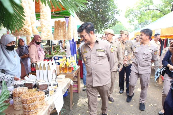 Mentan SYL Tinjau Bazar Ramadhan Kementan, Sediakan Bapok Murah