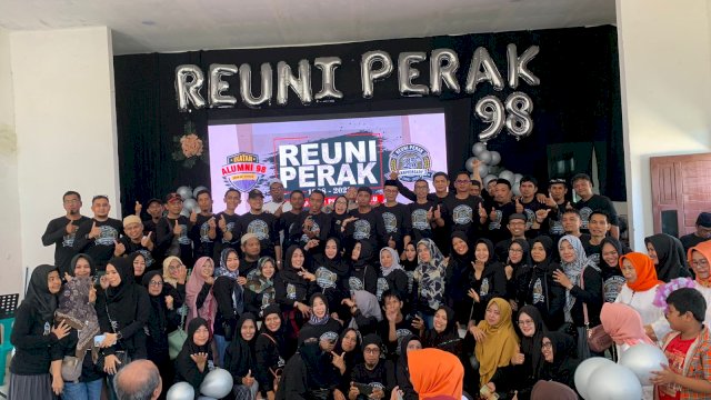 Wakil Ketua DPRD Sulsel, Syaharuddin Alrif Bersama Alumni 1998 SMAN 2 Sidrap.