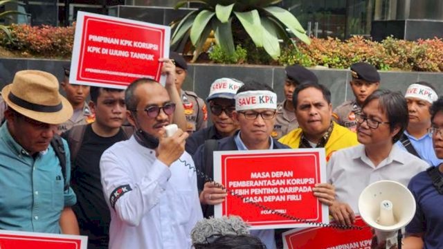 Ramai-ramai Mantan Pimpinan KPK Desak Firli Bahuri Dicopot