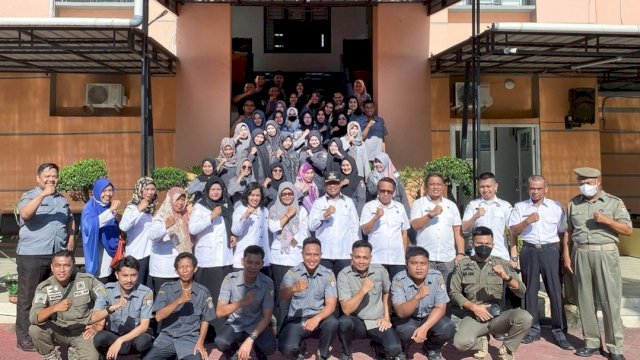 Camat Benyamin Pimpin Langsung Apel Pagi Hari Pertama Masuk Kerja Usai Cuti Lebaran